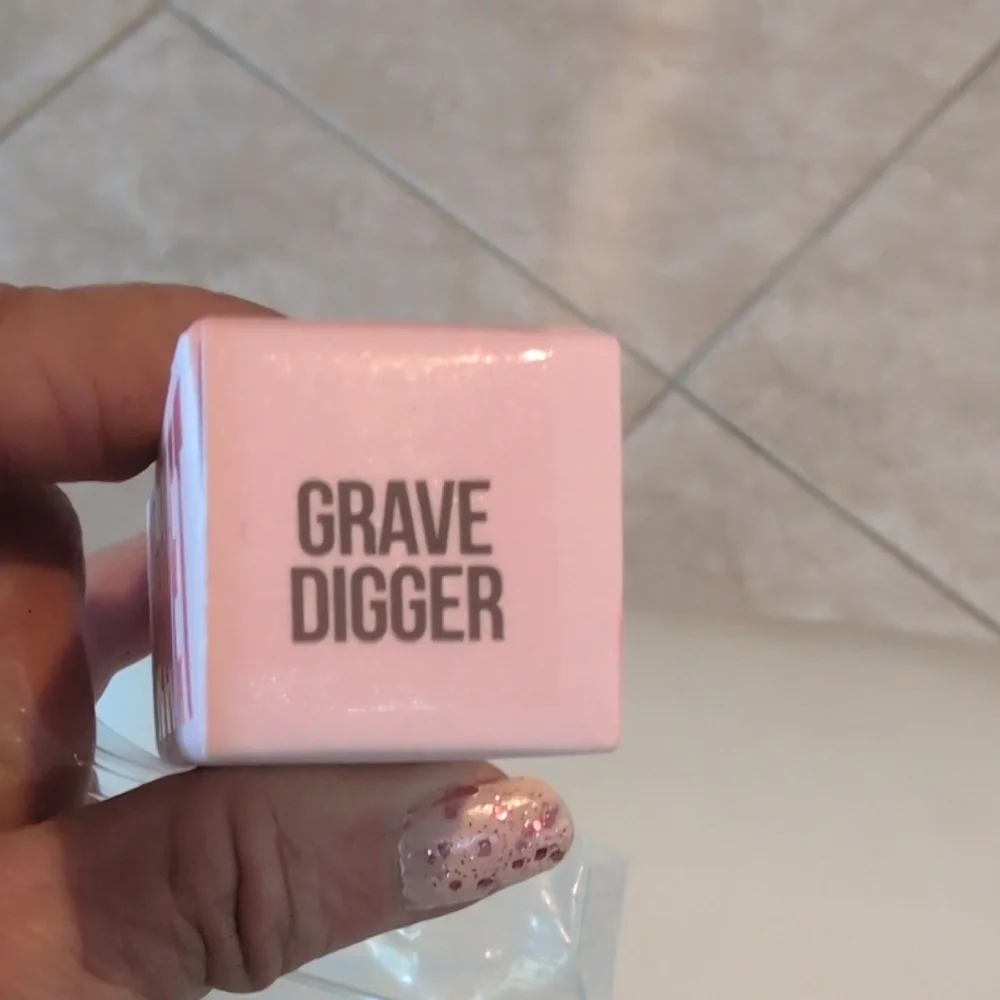 Jeffree Star Velvet Matte  Grave Digger Lipstick - New